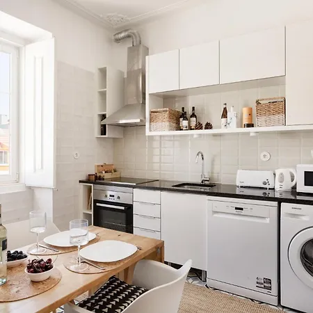 Graca Retreat | Spacious 2br In * Лиссабон